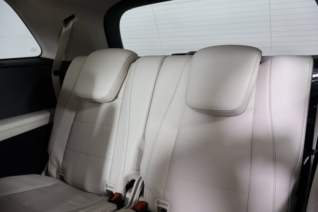 New 2026 Polar White Mercedes-Benz GLS 450 image 18