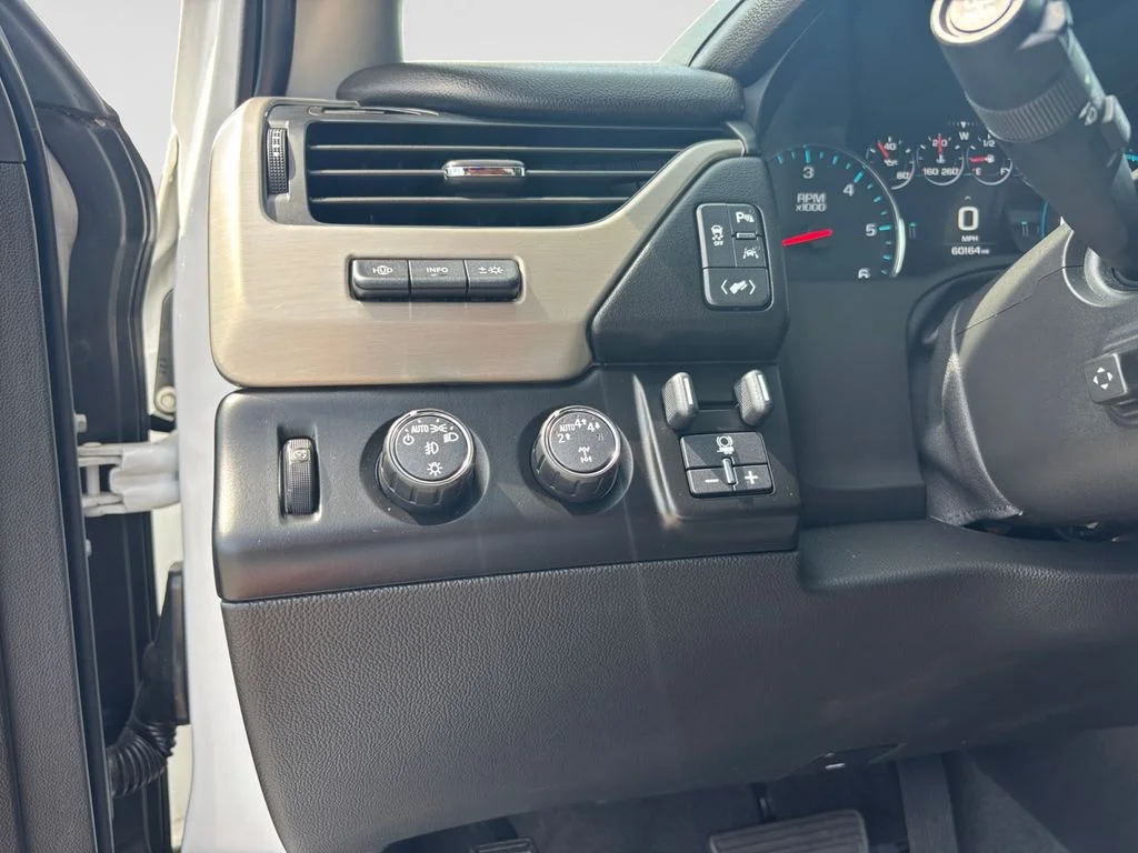 Used 2020 White GMC Denali image 35