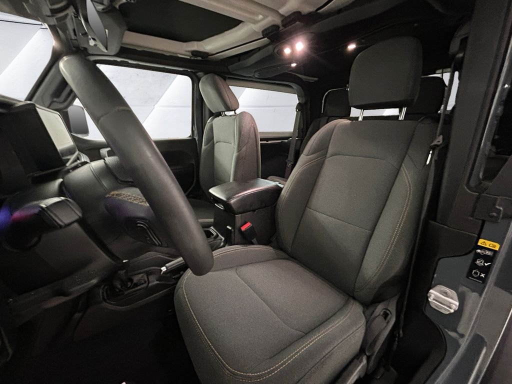 Used 2024 Gray Jeep Sport S image 8