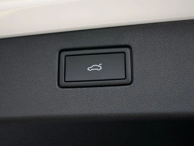 New 2026 White/off-white Volkswagen 2.0T SE image 32
