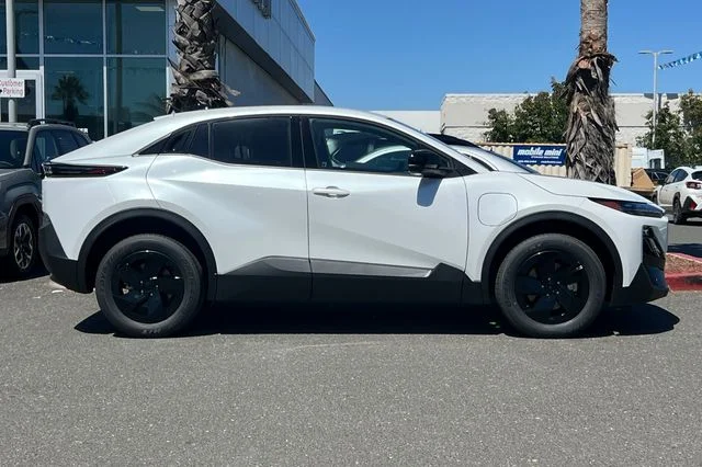 New 2026 COSMIC WHITE PEARL Subaru Premium FWD image 3