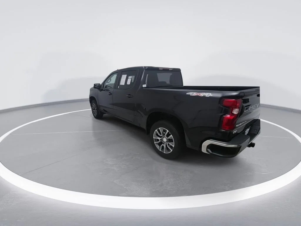 Used 2024 Gray Chevrolet LT image 7