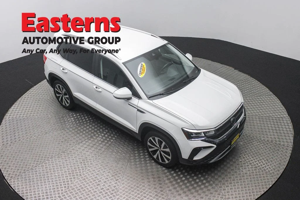 Used 2024 White Volkswagen 1.5T SE image 3