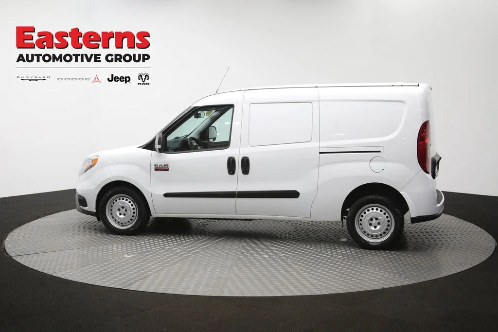 Used 2022 White Ram Base image 59