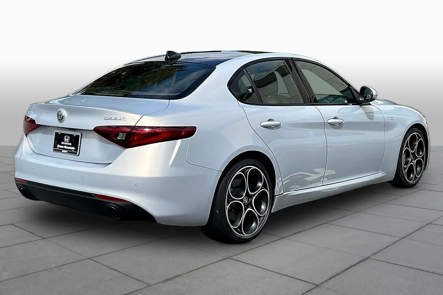 Used 2023 Moonlight Gray Metallic Alfa Romeo Ti image 13