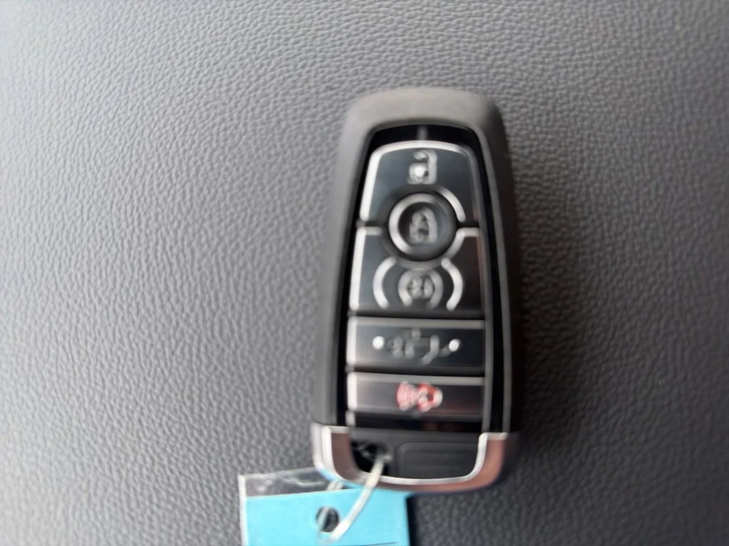 New 2026 Carbonized Gray Metallic Ford XLT image 25