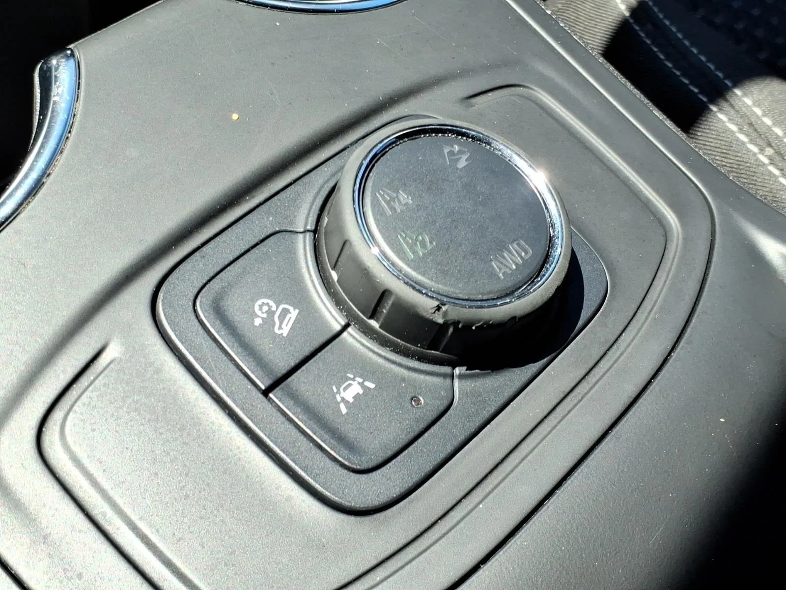 Used 2024 Summit White GMC SLE image 7