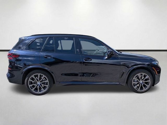 Used 2026 Carbon Black Metallic BMW xDrive40i image 2