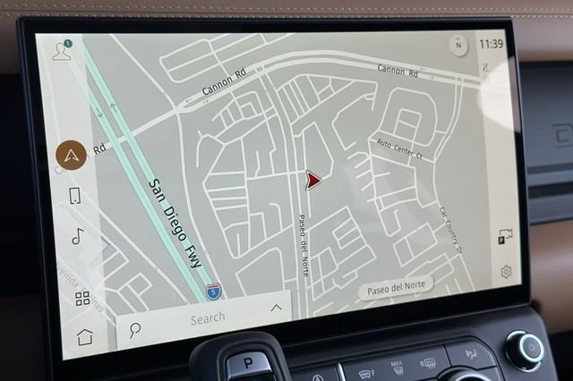 New 2026 White Land Rover X-Dynamic SE image 17
