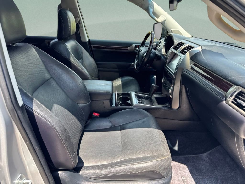 Used 2018 Silver Lexus 460 image 30