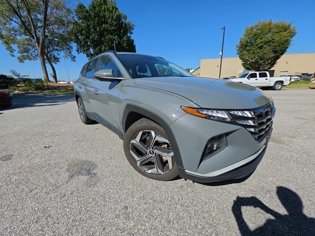 Used 2024 Gray Hyundai SEL image 4