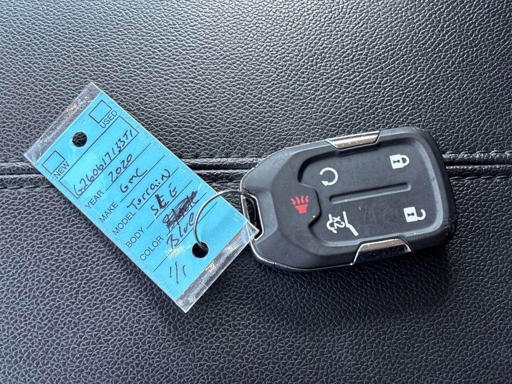 Used 2020 Blue GMC SLE image 34