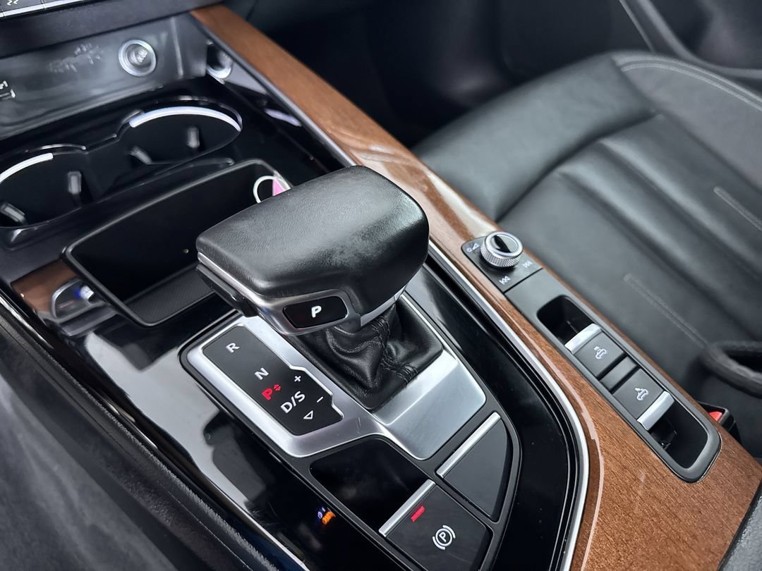 Used 2022 Brilliant Black Audi Premium image 21