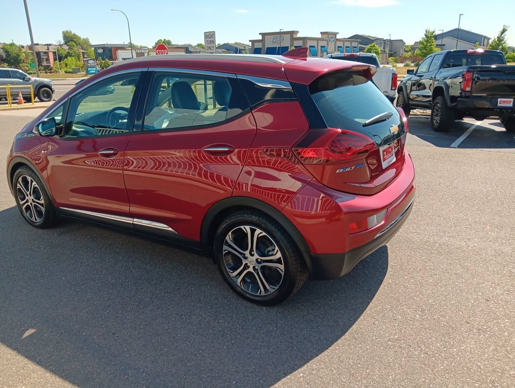Used 2019 Includes (TUS) Black grille.) Chevrolet Premier image 3