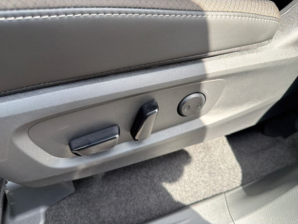 New 2026 Nissan Pathfinder SL 4D Sport Utility