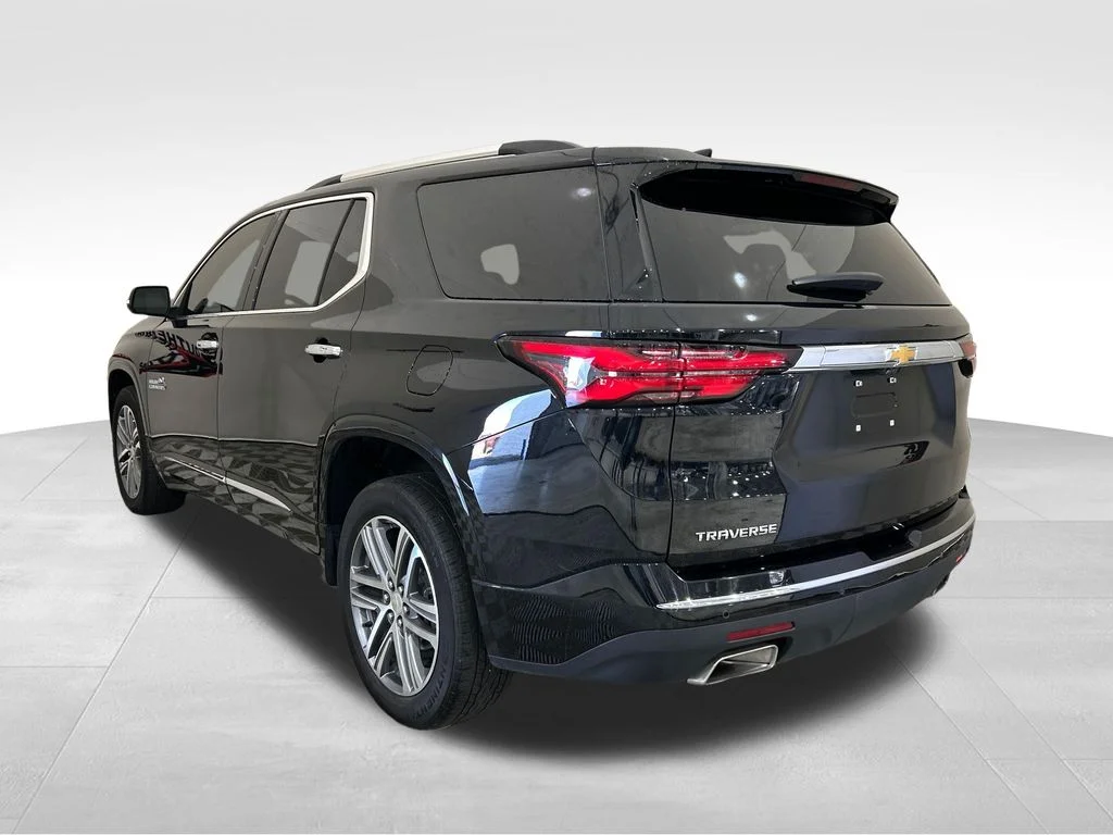 Used 2023 Black Chevrolet High Country image 3