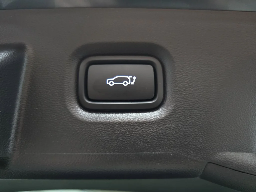 Used 2024 Green Hyundai Limited image 16