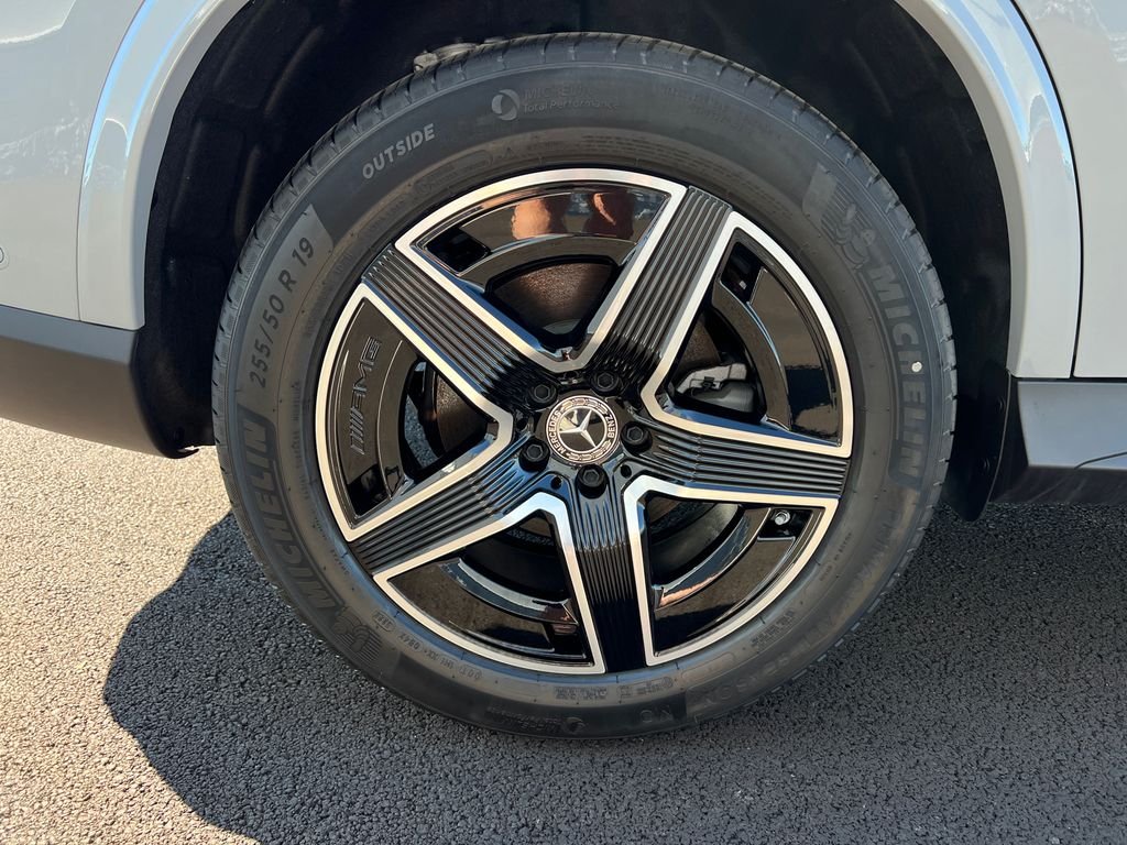 New 2026 MANUFAKTUR Alpine Grey Mercedes-Benz GLC300 image 31
