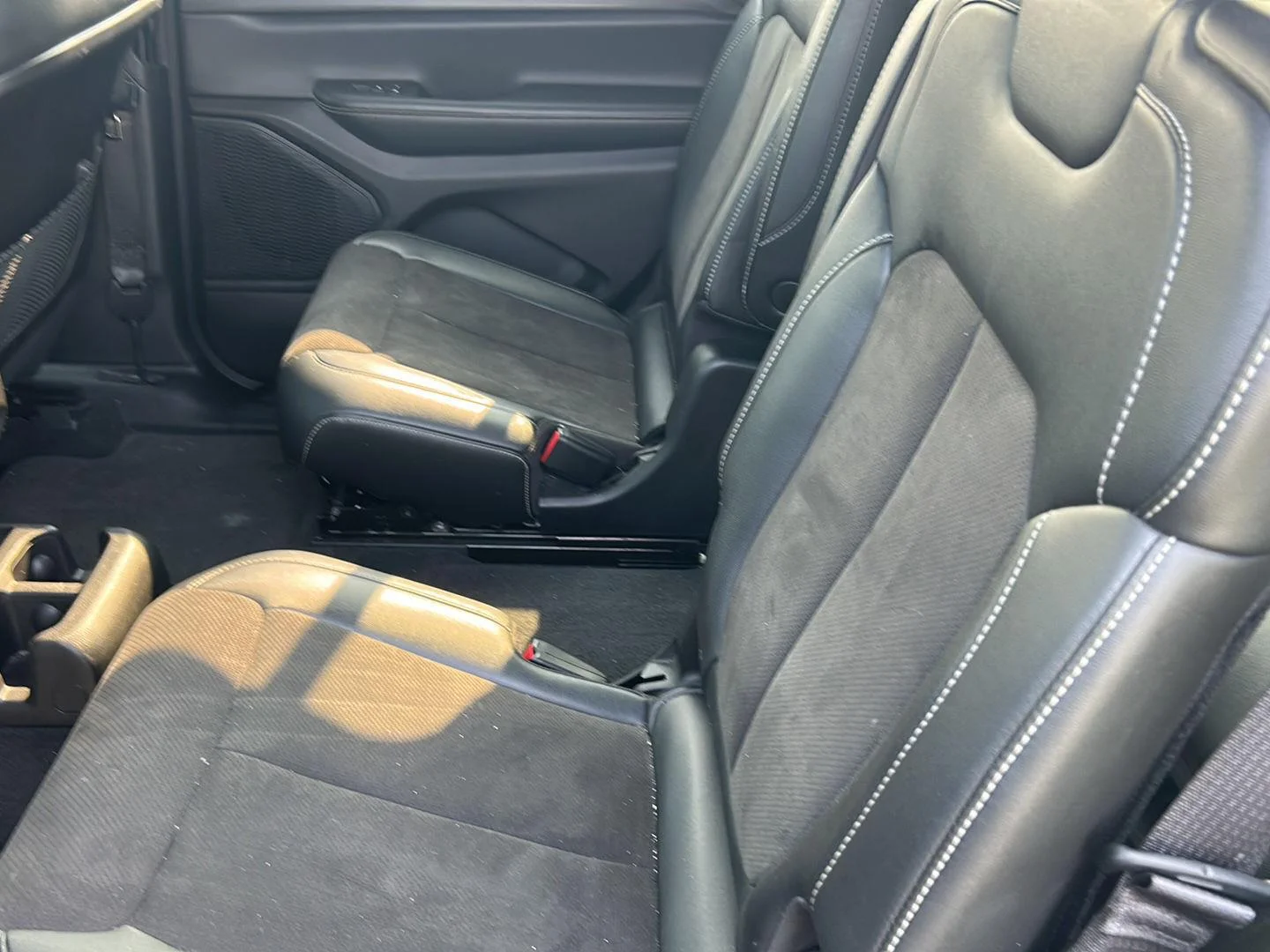 Used 2023 Metallic Jeep Altitude image 14