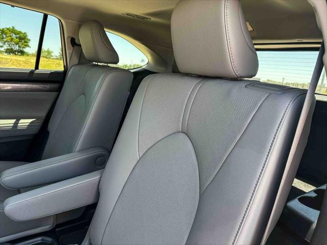 Certified Used 2024 RUBY FLARE PEARL Toyota  image 20