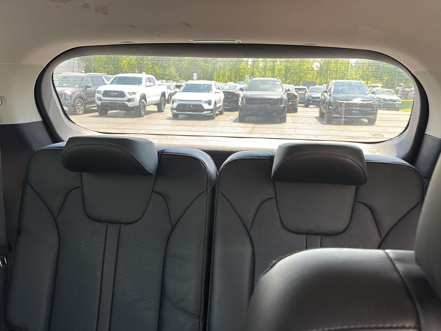 Used 2023 Gravity Blue Kia EX image 10