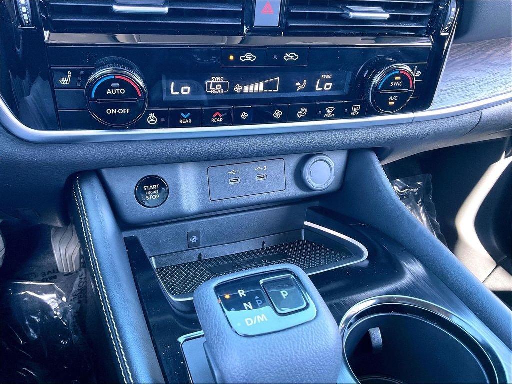Used 2025 Gun Metallic Nissan Platinum image 25