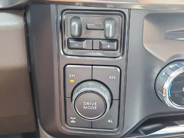 New 2027 Oxford White Ford King Ranch image 29