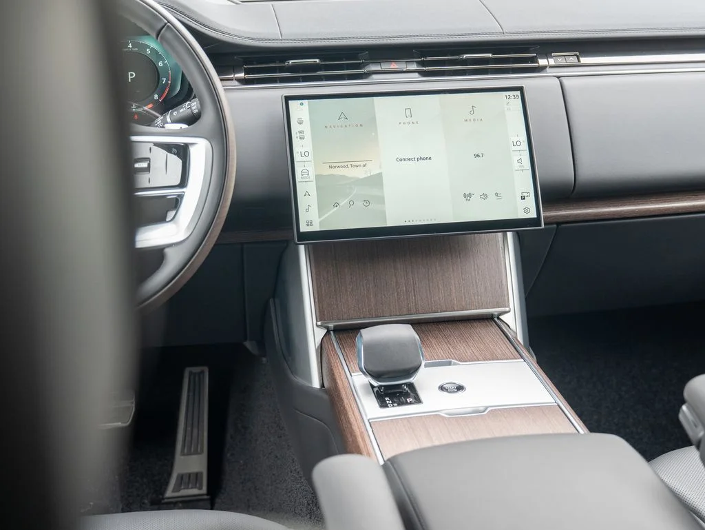New 2026 Santorini Black Land Rover SE image 20