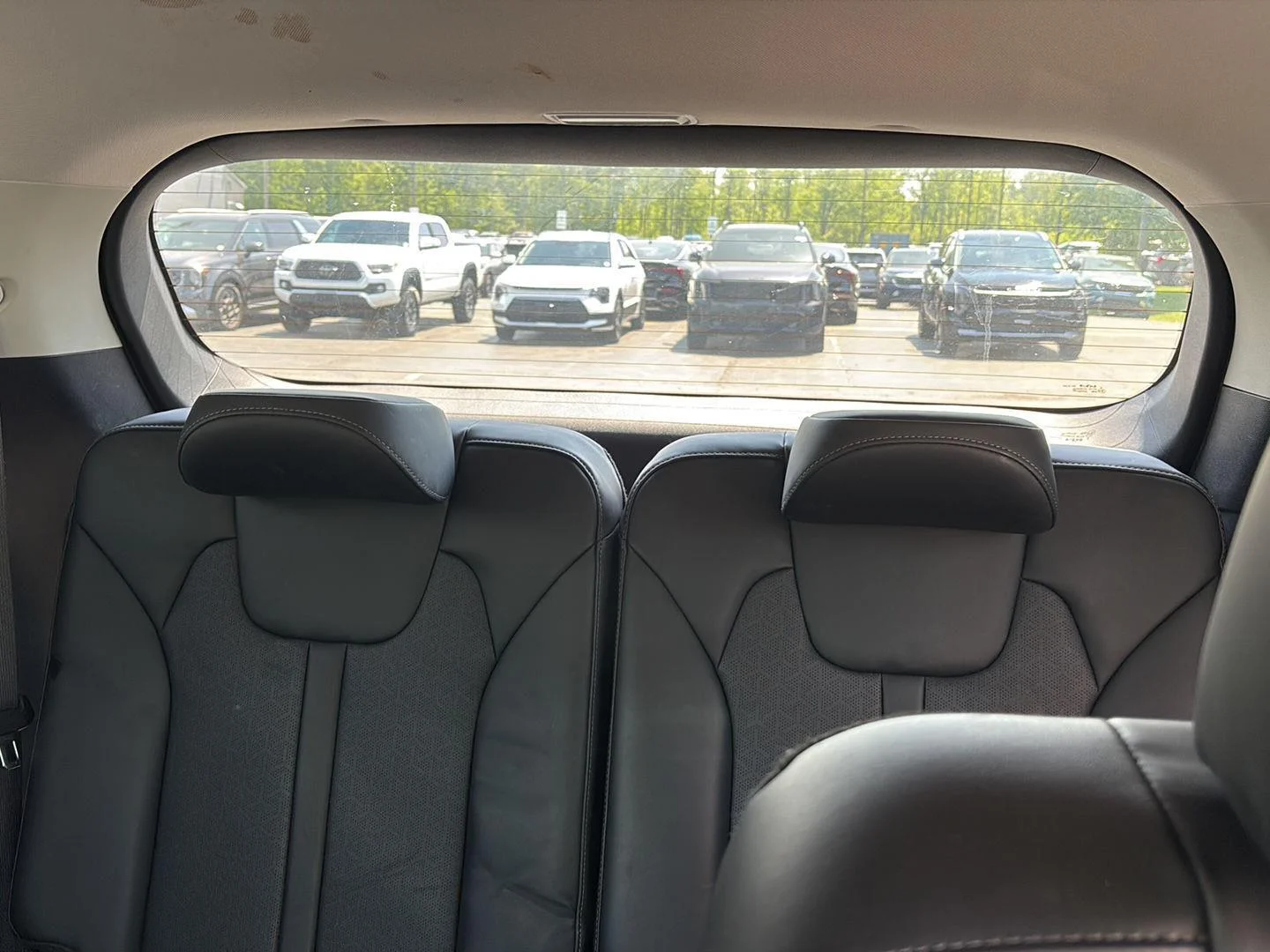 Used 2023 Gravity Blue Kia EX image 10