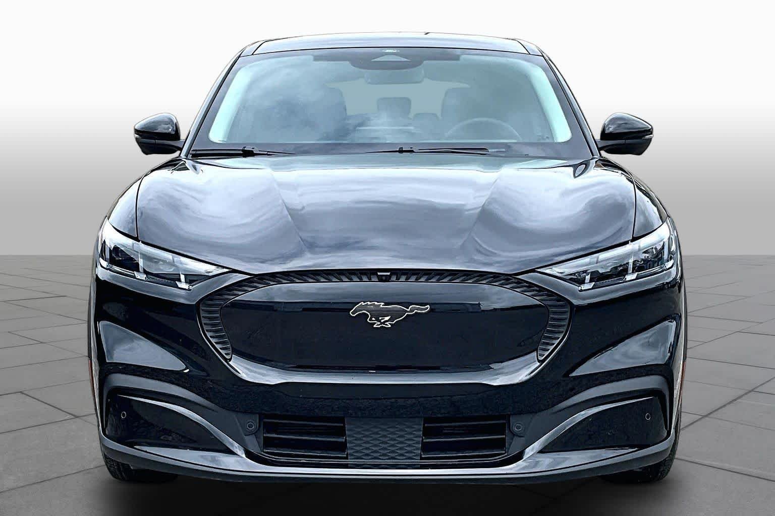 Used 2025 Shadow Black Ford Select image 4
