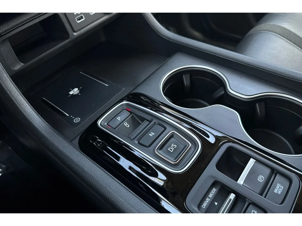 Used 2024 Modern Steel Metallic Honda Touring image 35