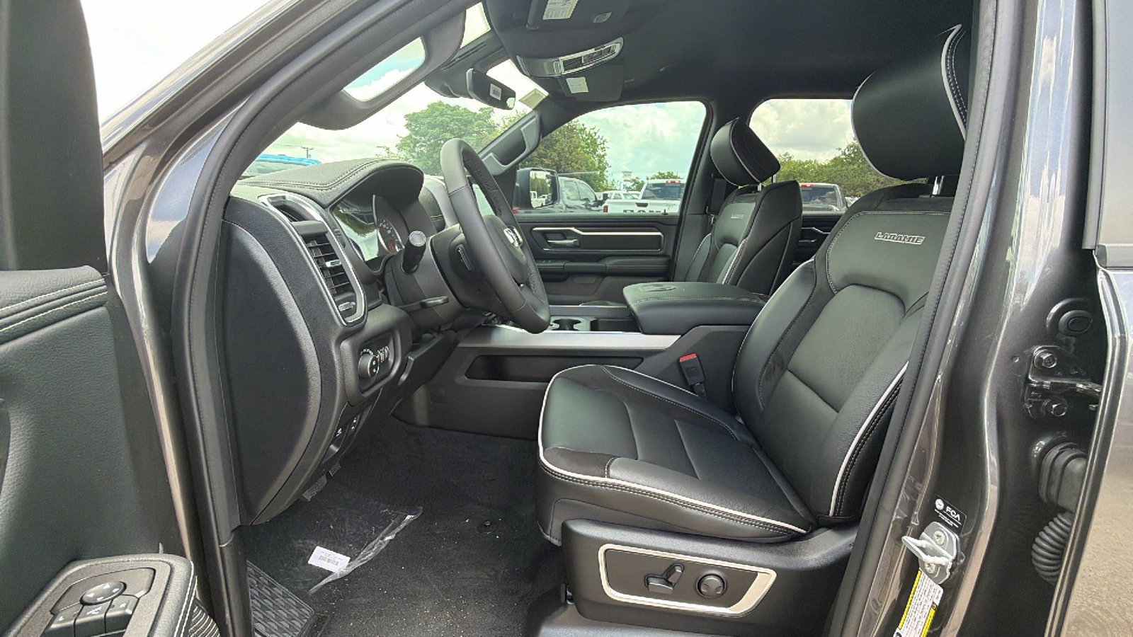 New 2026 Granite Crystal Metallic Clear-Coat Exterior Paint RAM Laramie image 11
