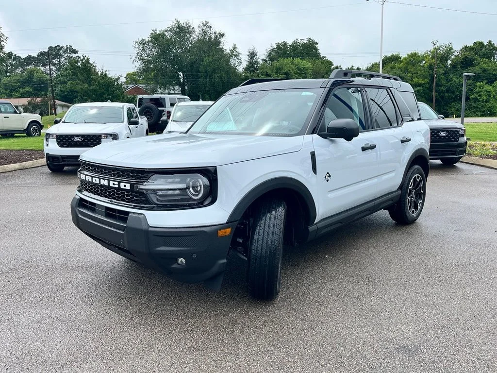 New 2026 White Ford Outer Banks image 3