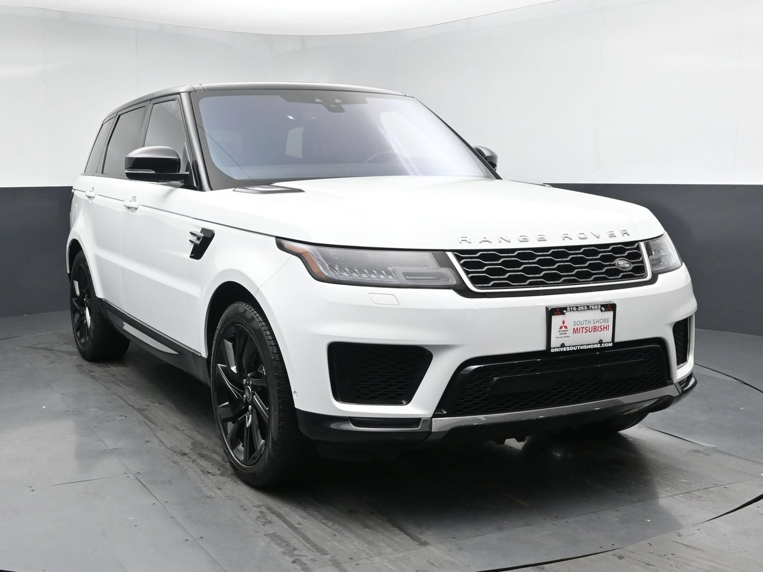 Used 2019 Fuji White Land Rover HSE image 6