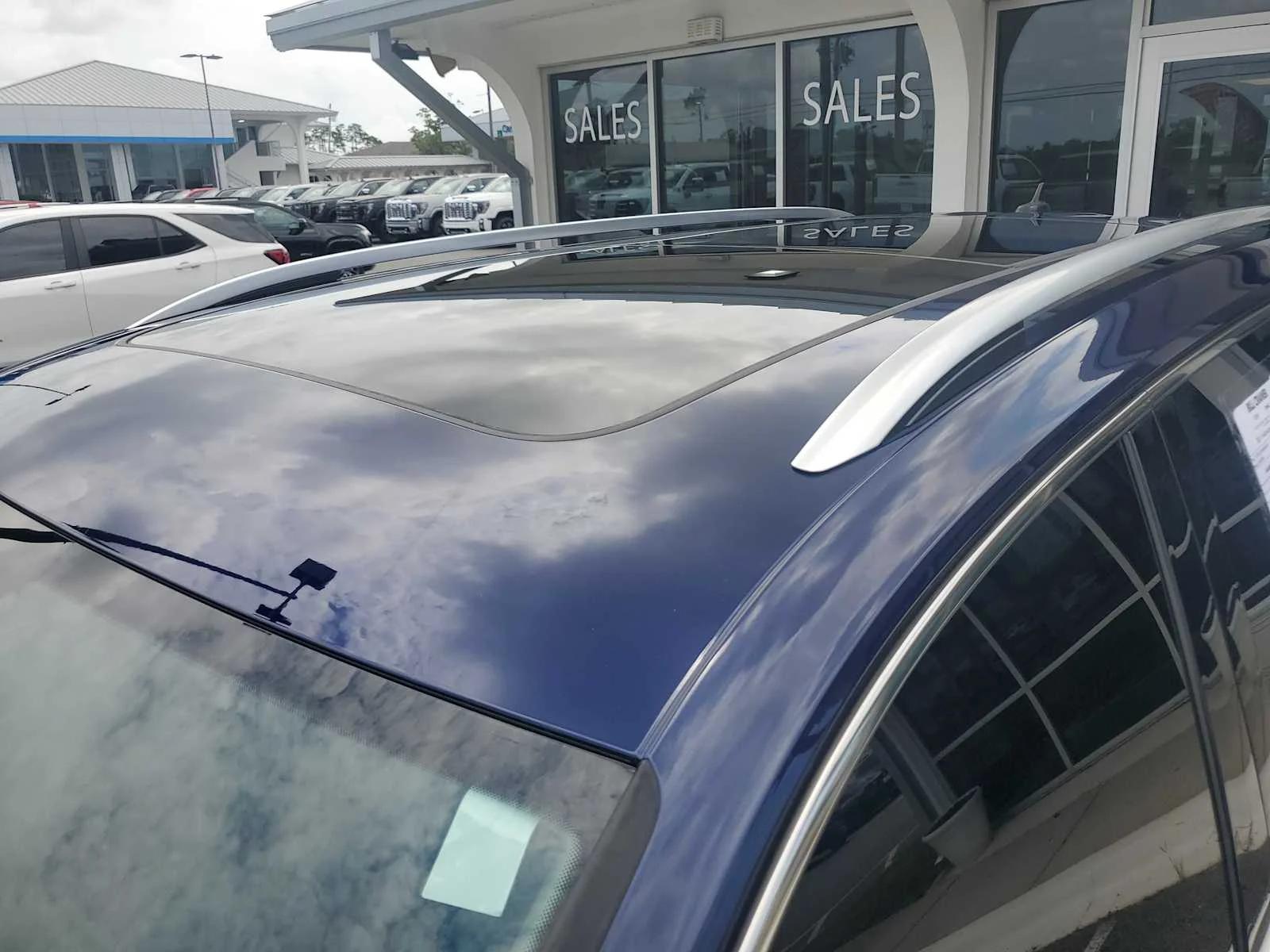 Used 2024 Blue Volkswagen SE image 14