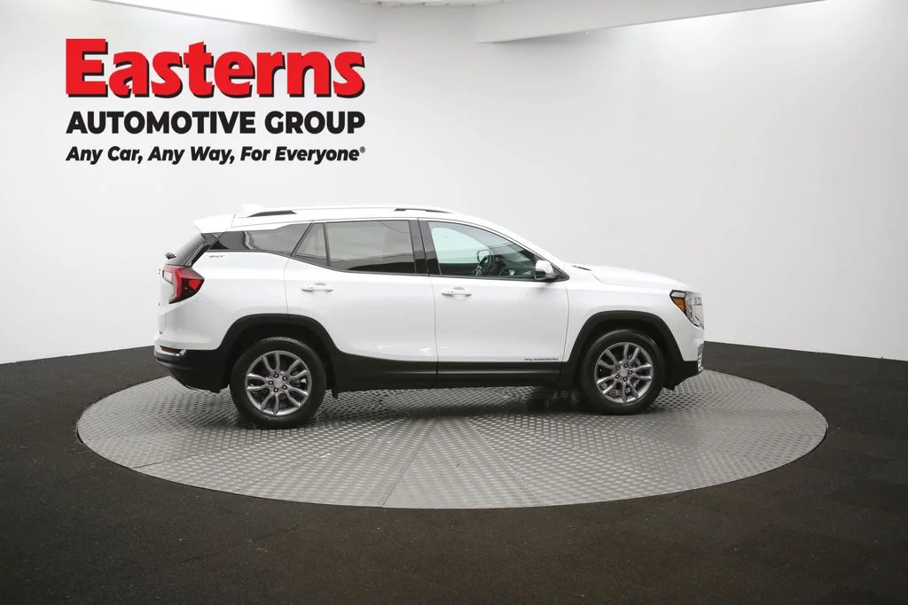 Used 2023 White GMC SLT image 46
