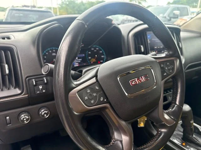 Used 2021 White GMC AT4 w/Leather image 17