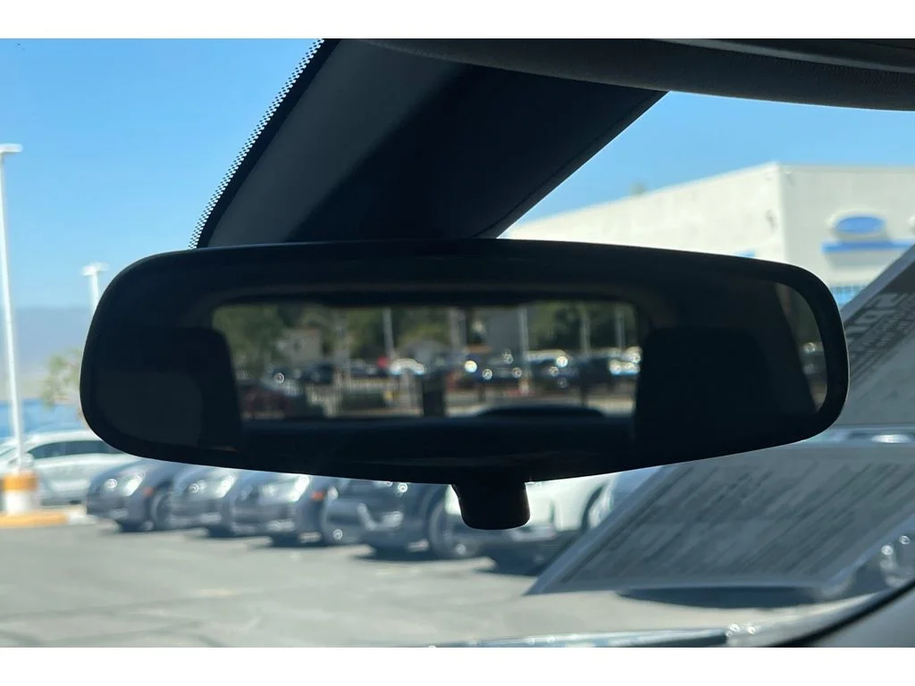 Used 2017 Iridium Metallic GMC SLE image 25