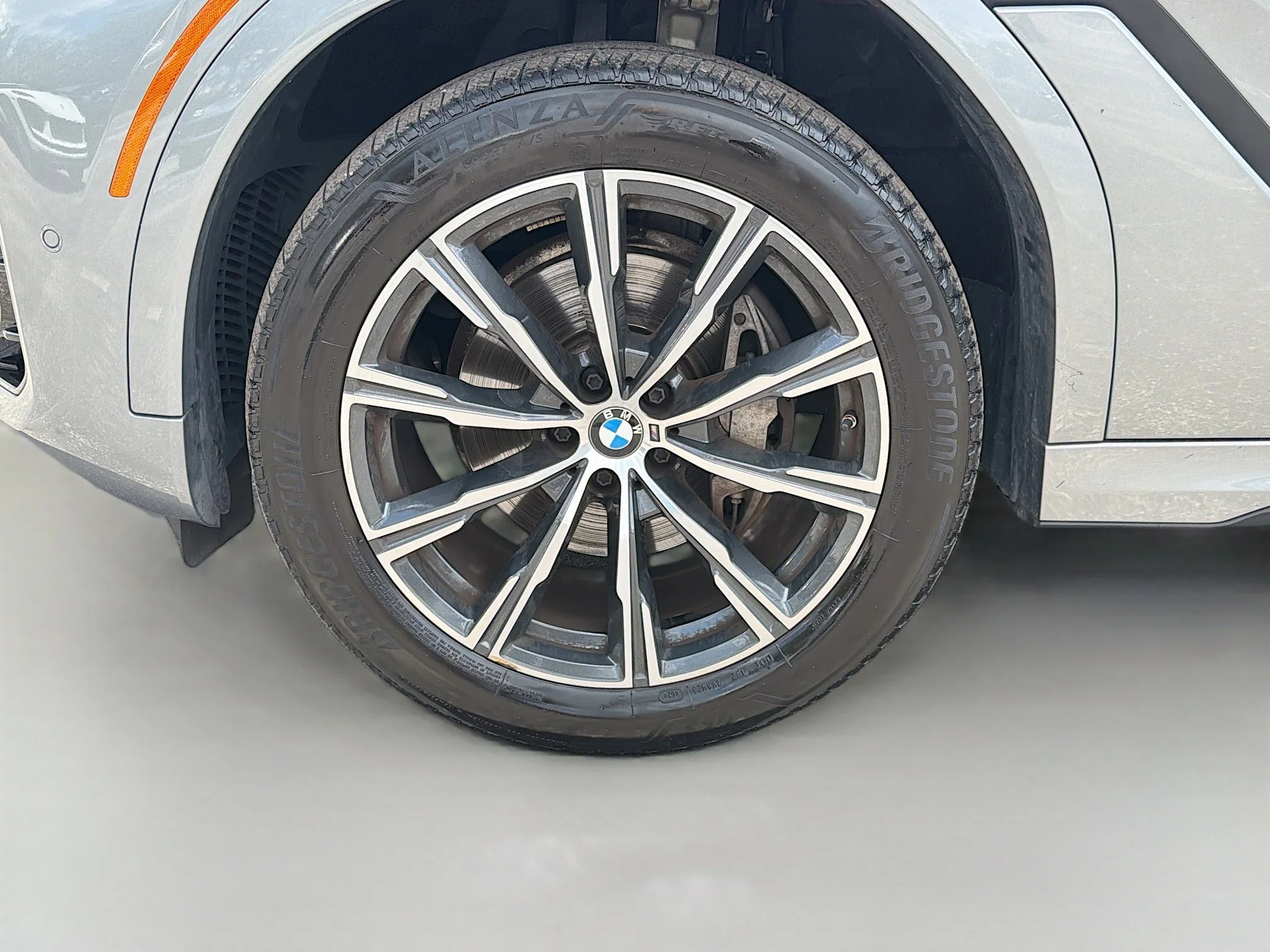 Used 2025 Dravit Gray Metallic BMW xDrive40i image 40