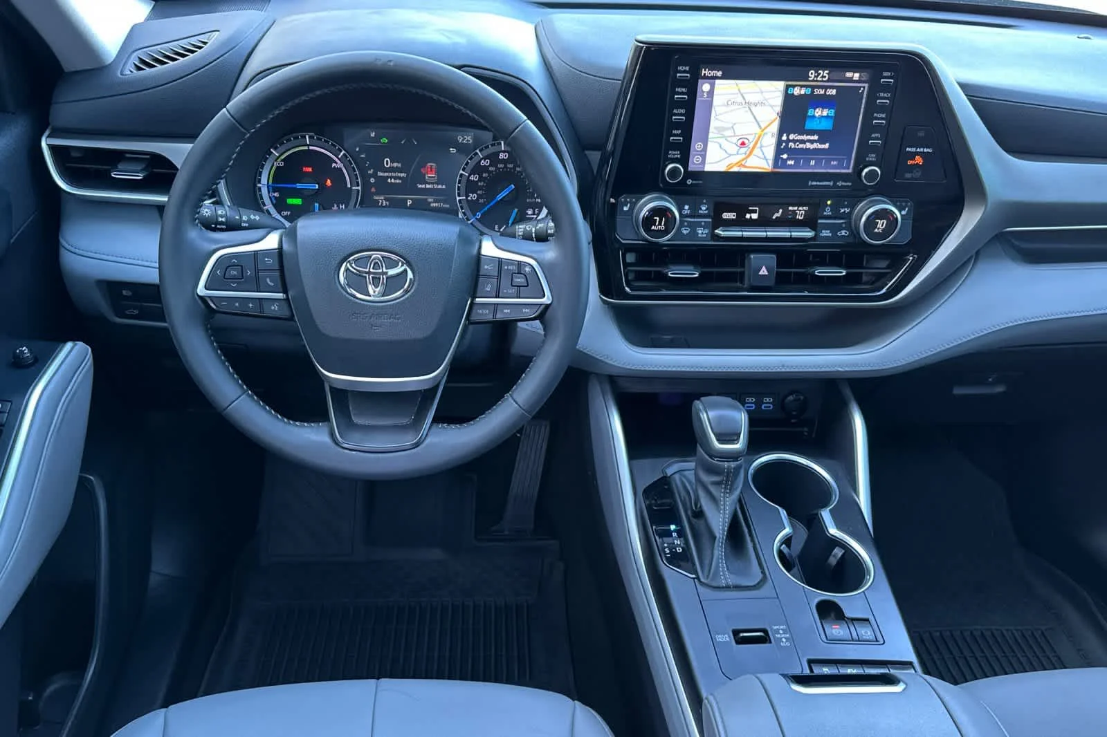 Used 2022 Moon Dust Toyota Hybrid XLE image 15