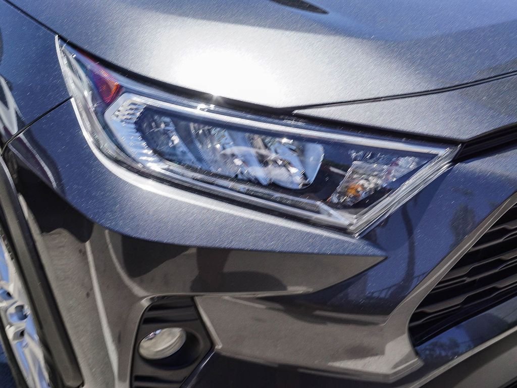 Used 2019 Gray Toyota XLE image 10