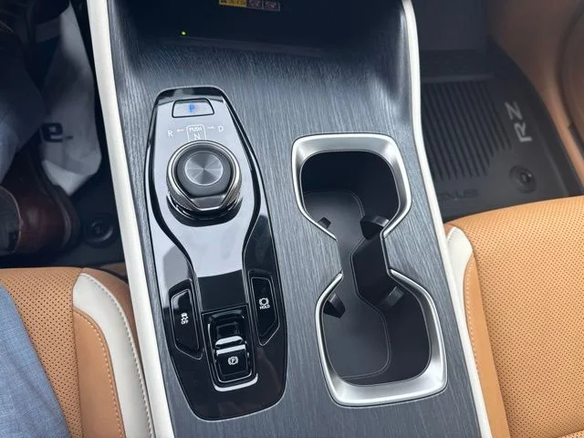 New 2026 Iridium Lexus 450e Premium image 37