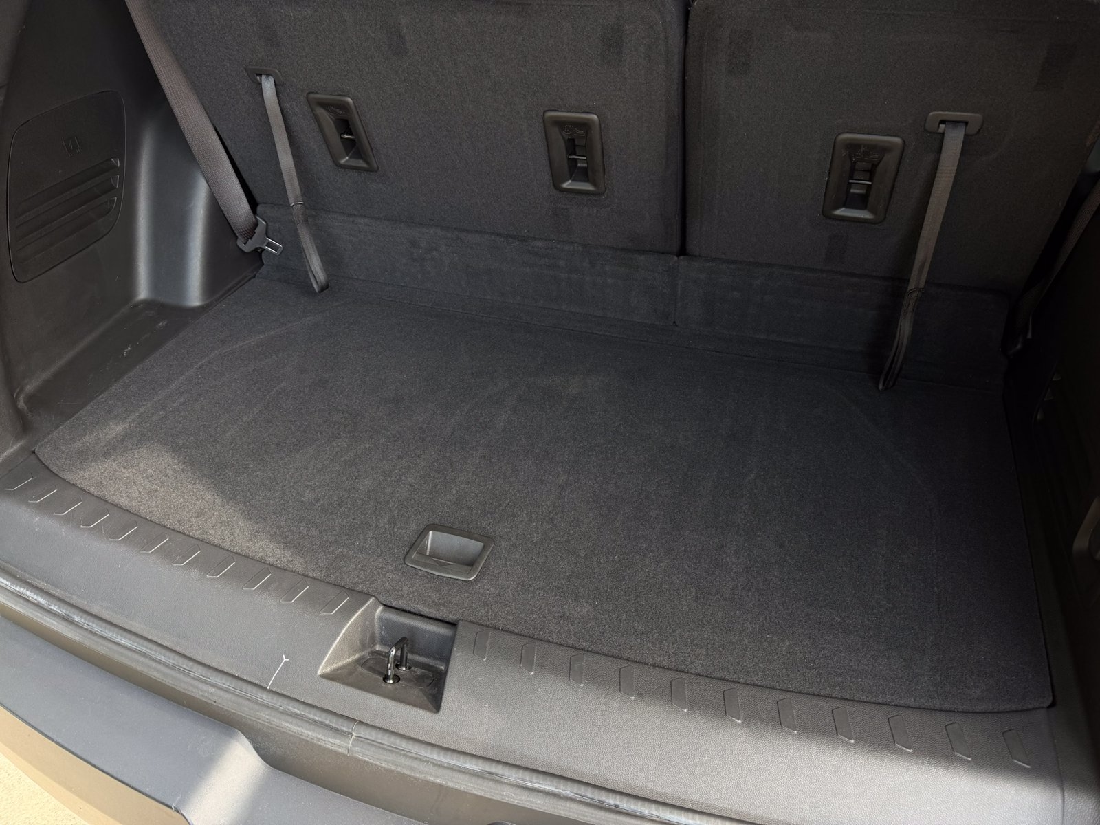 Used 2023 Iridescent Pearl Tricoat Chevrolet LT image 33