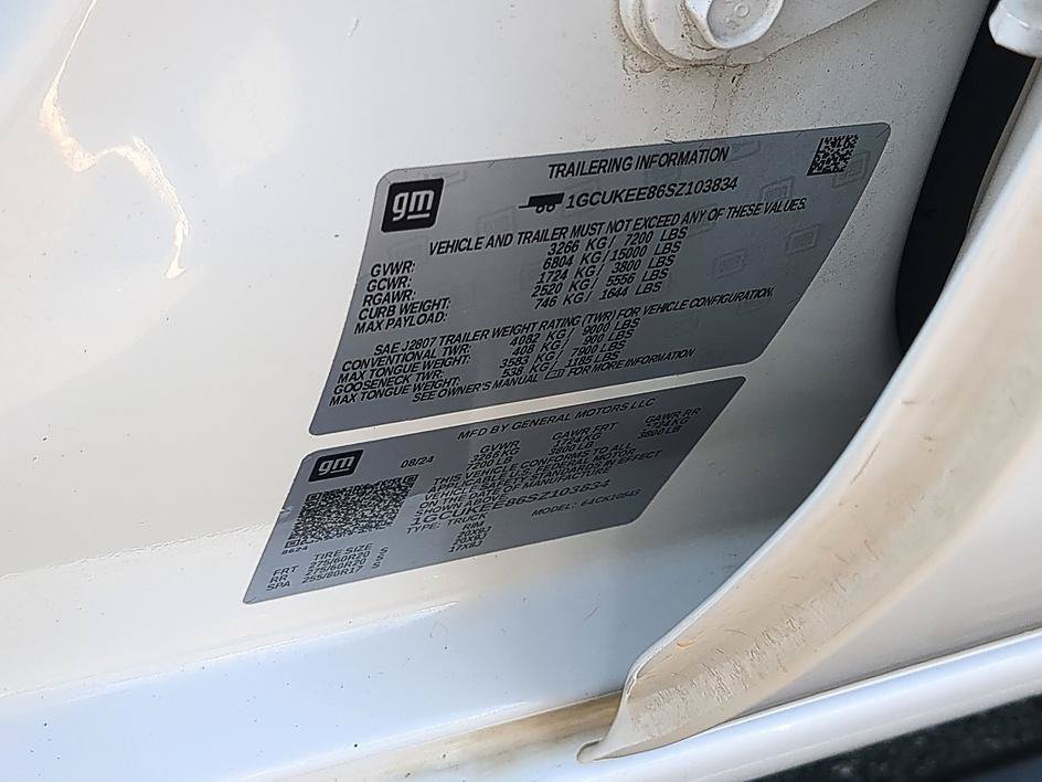 Used 2025 Summit White Chevrolet RST image 38