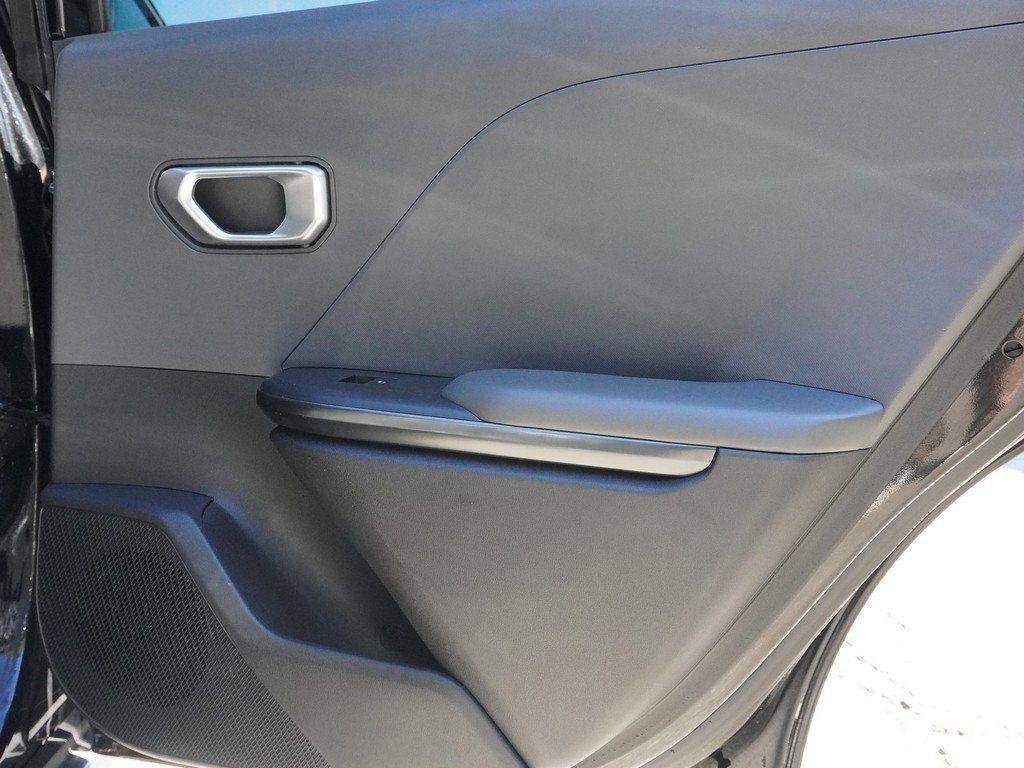 Used 2025 Black Kia LXS image 20