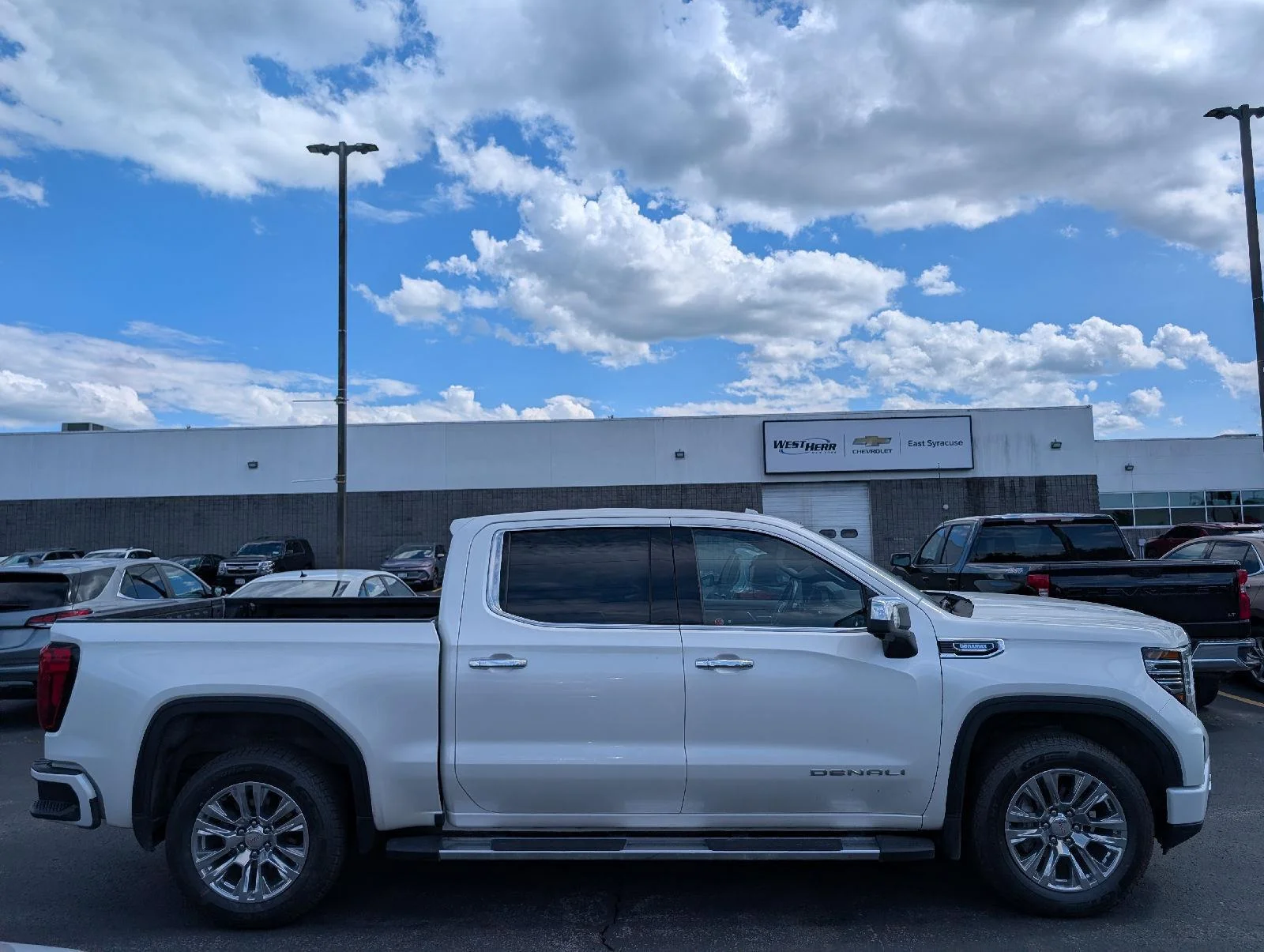Used 2024 White Frost Tricoat GMC Denali image 12