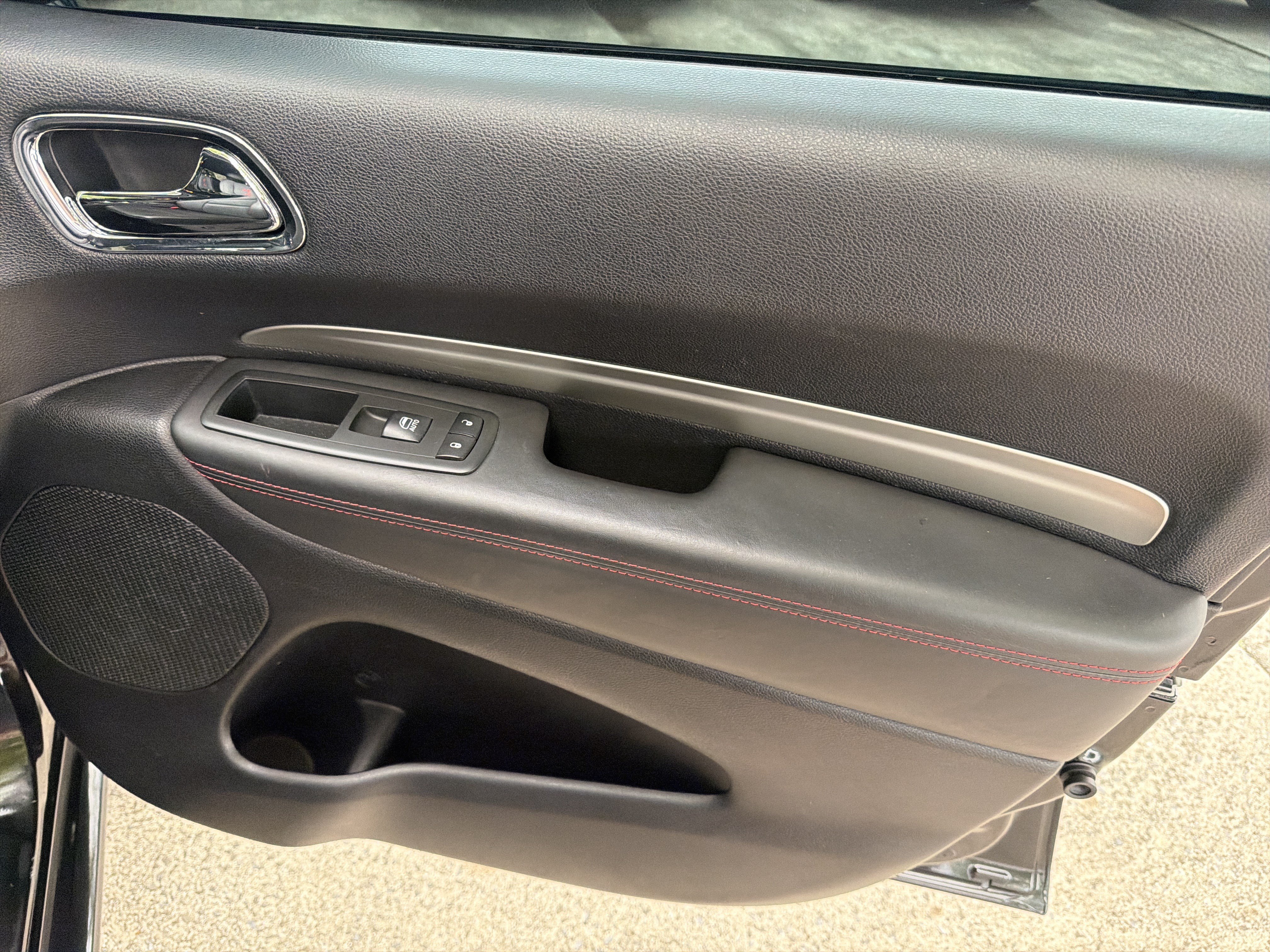 Used 2014 Brilliant Black Crystal Pearlcoat Dodge R/T image 14