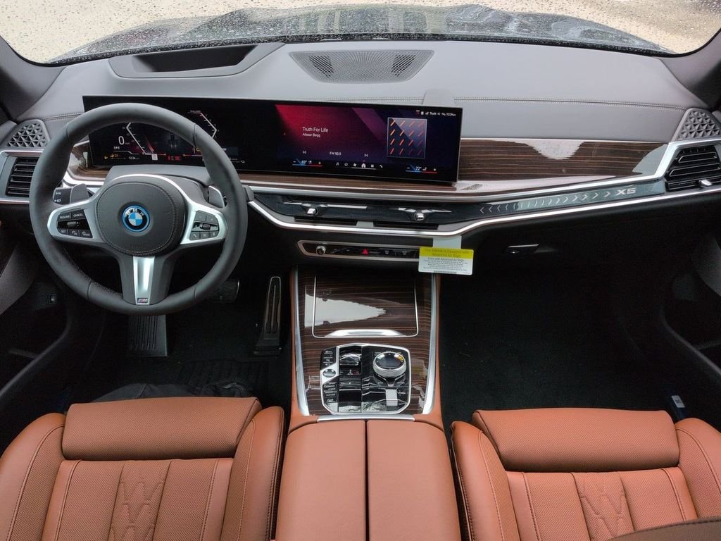 New 2026 Black Sapphire Metallic BMW xDrive50e image 15