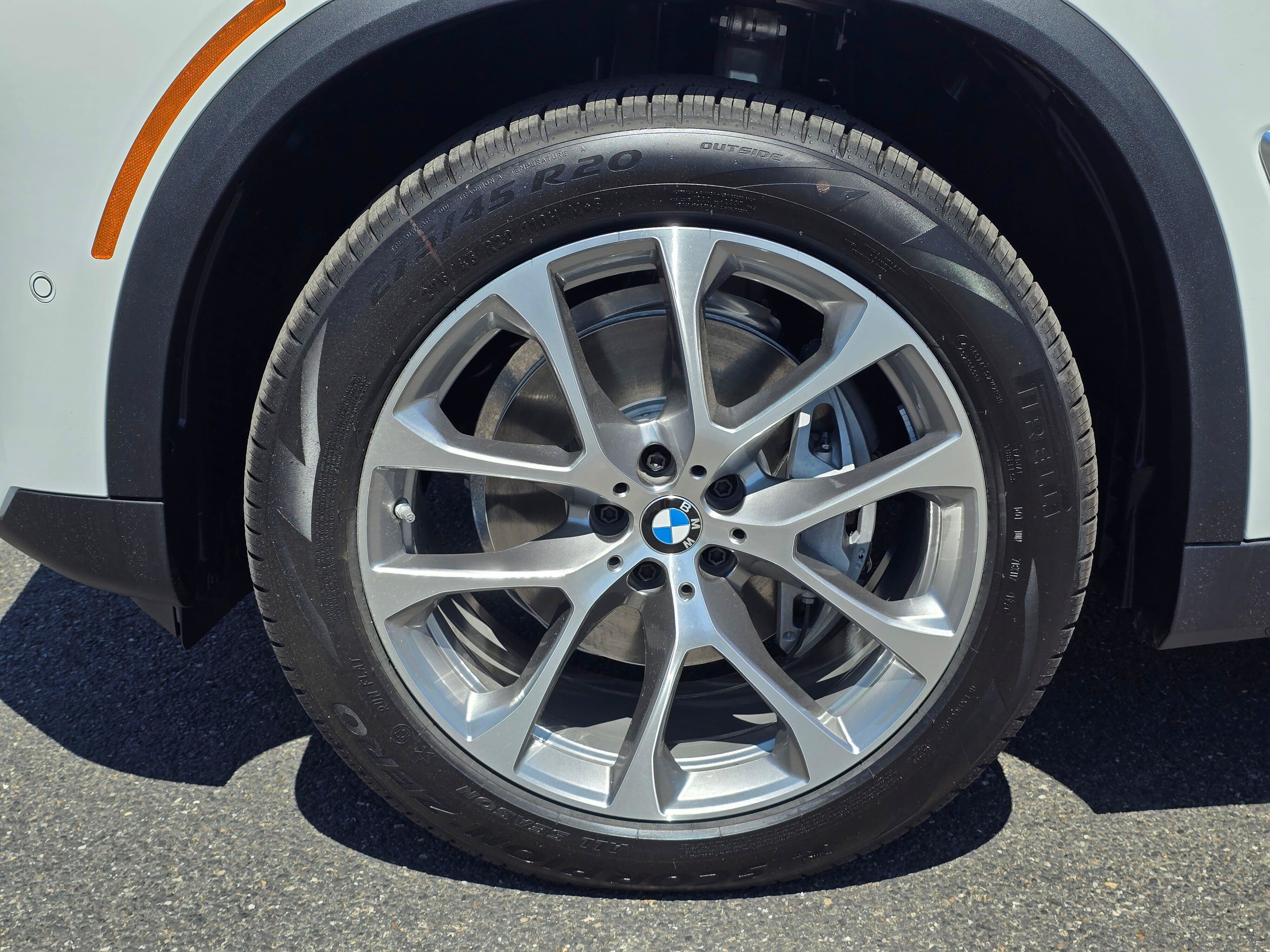 New 2026 Alpine White BMW xDrive40i image 8