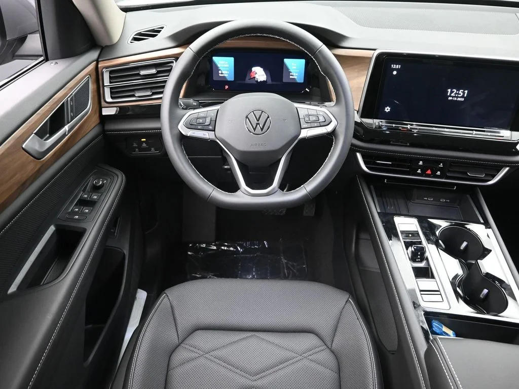 2026 Volkswagen Atlas SE w/Tech - Photo 17